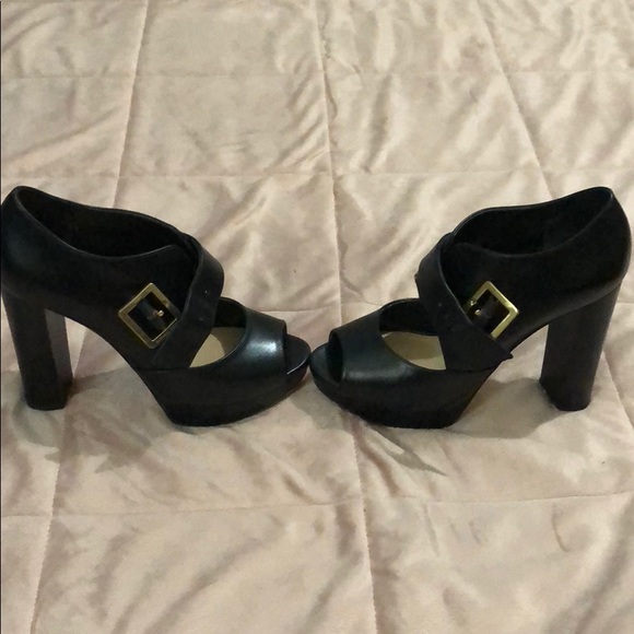 Comfortable with Platform Heel - Picture 4 of 5